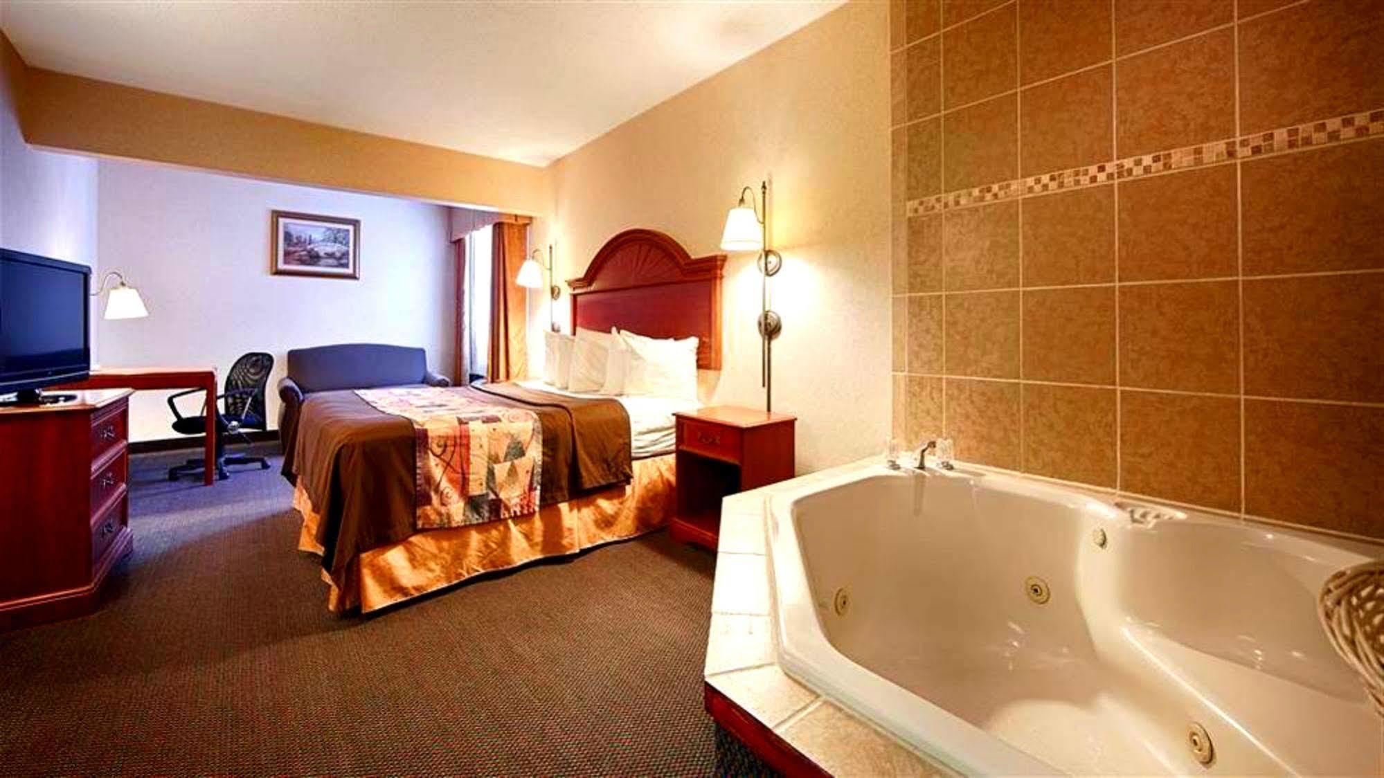 Park Inn By Radisson Гроув Сити Екстериор снимка