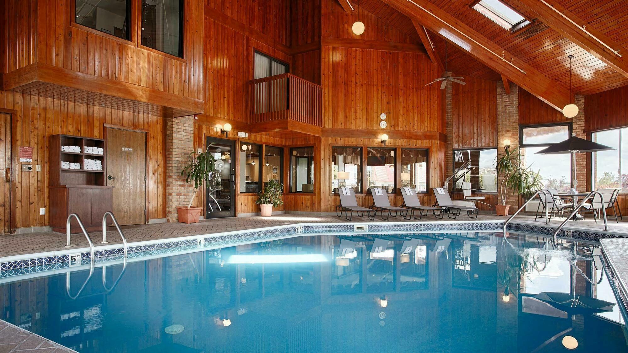 Park Inn By Radisson Гроув Сити Екстериор снимка